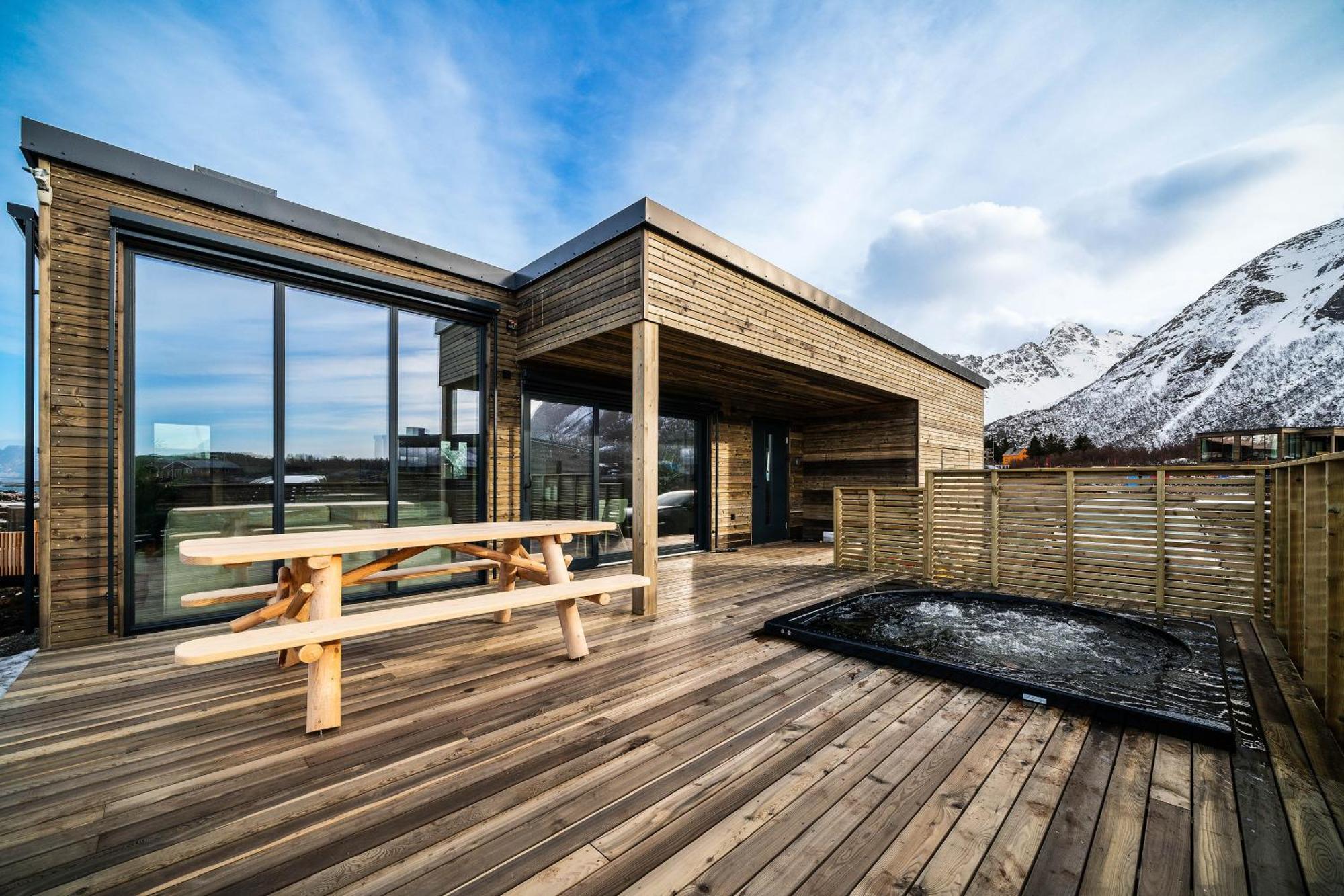 Nydelig Hytte I Unike Lofoten I Naerheten Av Henningsvaer! Lyngvaeret Exterior photo